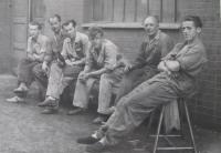 V Morávii v Mariánském Údolí- Bohumil Bednařík druhý zleva