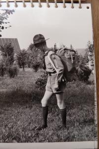 Akéla odjíždí na tábor