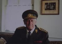 Stanislav Hylmar ve vypůjčené generálské uniformě