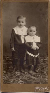 Dětská fotografie majitelů tiskárny "Kočka"