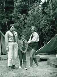 Tábor 1970 (Eva Tvrzníková - Nohy - vpravo)