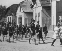 Junácké závody v Nedakonicích, pamětník jako vedoucí vlčat, květen 1948