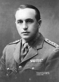 První fotografie jako plukovník