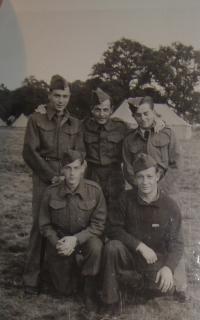 Alexander Burger standing leftmost in Cholmondeley Park in 1940