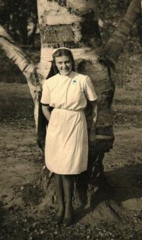 Vychovatelka, 1943