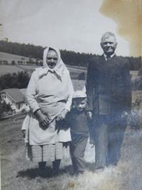 Parents John and Rosie Vaculovi