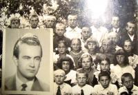 Škola v Novinách Českých a manžel