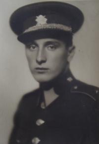 Otakar Frankeneberger v roce 1937 ve vojenské uniformě