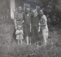 Zeman family (from left, sisters Anna, Mary; mother Anna, and Hildegard Zemanová)