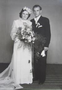 Svatební fotografie Hildegardy a Josefa Zemanových