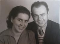 Jarmila Doležalová s bratrem Vladimírem Brichcínem (po jeho návratu z vězení)
