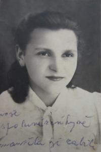 Anna Lužová (roz. Charvátová), která byla vězněna s pamětnicí ve Vsetíně a jejíž manžel byl 5. května 1945 zastřelen u obce Police. 