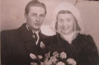 Svatební fotografie manželů Františka a Hildegard Sedlářových v roce 1949