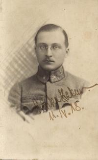 JUDr. Haken v důstojnické uniformě 11. 5.  1918