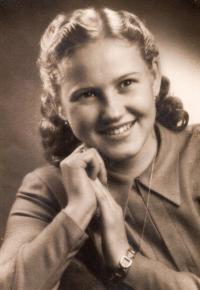 Miluše Hořejší, pamětníkova snoubenka, v roce 1948