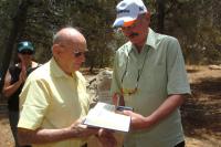 předání pamětní medaile Senátu z rukou Přemysla Sobotky - Izrael 2010