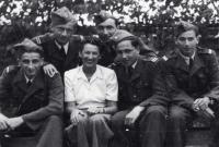 Pilotní kurz v Olomouci, návštěva maminky, srpen 1948