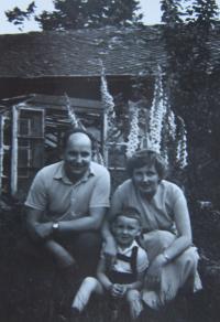 Gertruda Polčáková with her son and her husband Jan