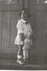 Doris Grozdanovičová during her childhood