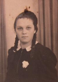 Marie Filgasová (Pusch) v sedmnácti letech