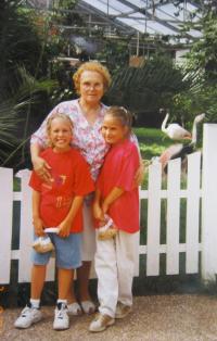 Marie Filgasová s vnoučaty v Německu