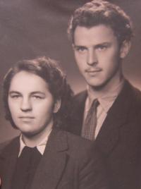 Nevlastní bratra Kurt a sestra Terezie