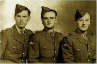 Členové výsadku Clay-Eva. Zcela vpravo Antonín Bartoš