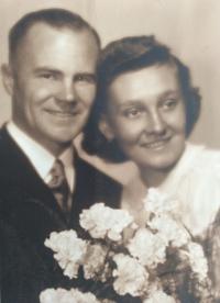 Foto ze svatby, Danuška a František Veselý, 16. srpen 1941
