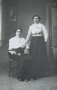 Father's sisters Marie and Anna