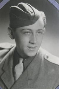 Bratr Václav ve vojenské uniformě