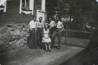 Tři bratři s matkou