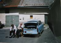 S manželkou na statku v Úboči (po r. 2000)