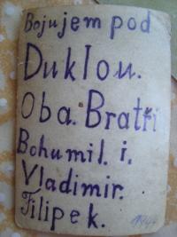 Nápis z druhé strany fotografie