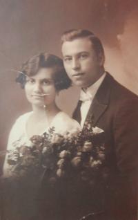 Rodiče František a Věra Sobotíkovi v roce 1920