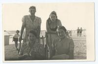 Mariannina maminka Gisela, v Palestině, 1943