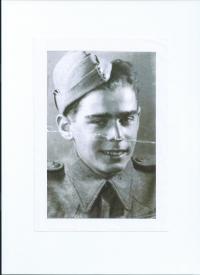 Bratranec Erna jako voják, Londýn, 1944