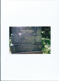 Rodinný náhrobek, Nový židovský hřbitov, Vinohrady, spodní část náhrobku