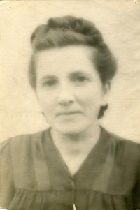 Photo of Mrs. Maria Mykytka for Passport. Khabarivskiy edge. 1956.