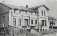 Dům Ericha Plachtzika v Sudicích, který před válkou fungoval jako finanční stanice a předtím lékarna