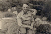 Jedna ze dvou fotografií otce (1945), které měl Vladimír Mišík od matky