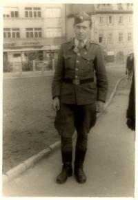 JOSEF HASINEC, PRAHA 1945