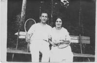 Rodiče maminky na vrcholu své tenisové kariéry. Tatínek byl nominován na OH v hodu diskem.