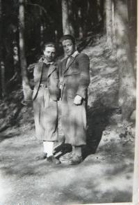 Otto with his younger brother Ivan in camp Vyhne, 1943