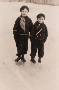 Otto Šimko and his brother Ivan on an Ice rink in Nitra. 1930.