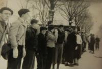 Zimní tábor Makabi Hacair, Fryšava, vánoce 1938-1939. Druhý zleva Josef Vohryzek, bratr Anny Vohryzkové (o mnoho let později mluvčí Charty 77). 