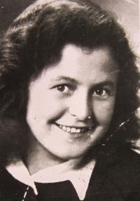 Božena Šimanská (Nevtípilová) v mládí