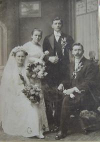The wedding of the parents