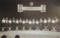 Taneční kroužek ve výchovném ústavu pro mladistvé delikventy v Zámrsku