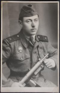 jako voják v letech 1954 - 1956