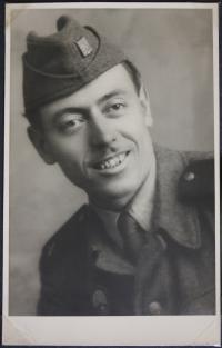 jako voják v letech 1954 - 1956